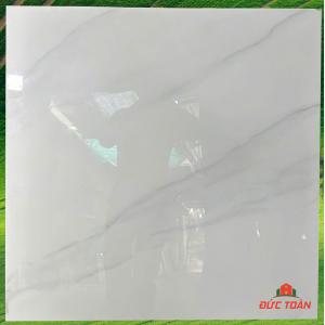 Đá đồng chất siêu bóng kính trắng vân khói nhiều 80x80 cm